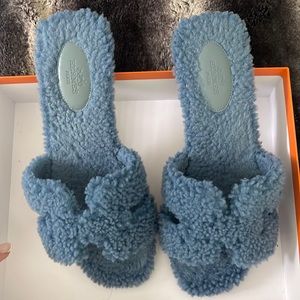 Authentic Hermes Oran 39.5 blue teddy shearling fur slides sold out